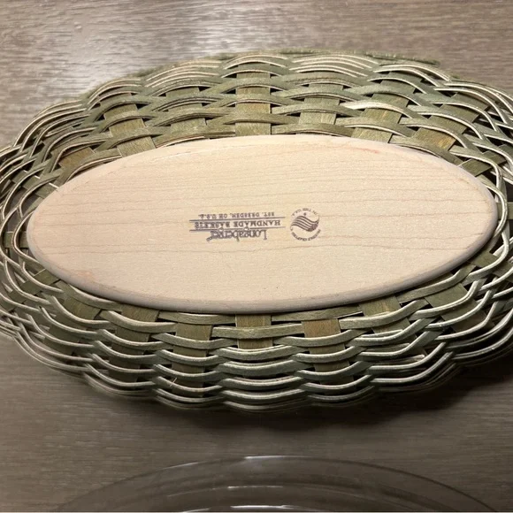 A Longaberger 2010 Oval Sage Green Color, with Teal color silk Hydranges. - Picture 9 of 16